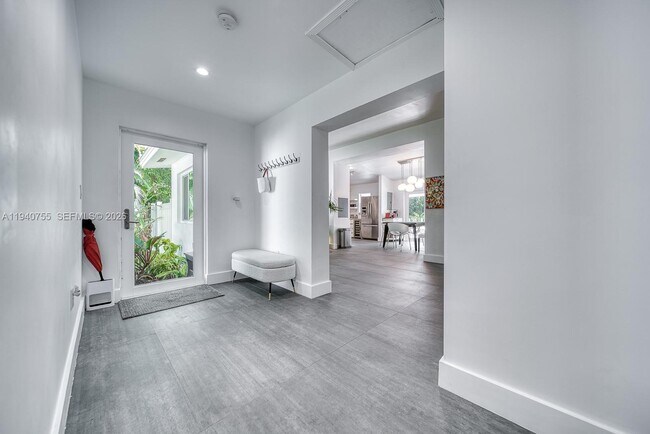 Building Photo - 4000 Kumquat Ave