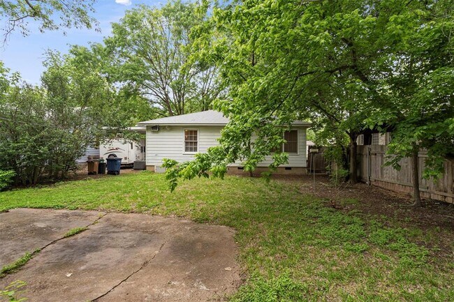 Building Photo - 1511 Alguno Rd