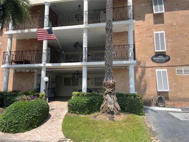 Building Photo - 450 Paradise Isle Blvd