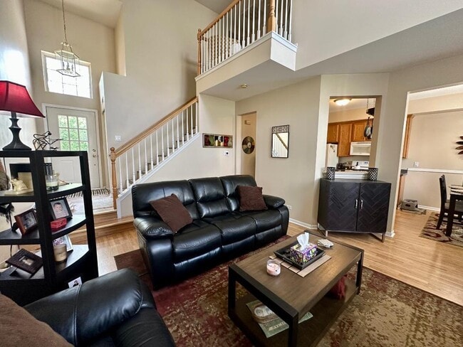 Building Photo - 3334 Bromley Ln
