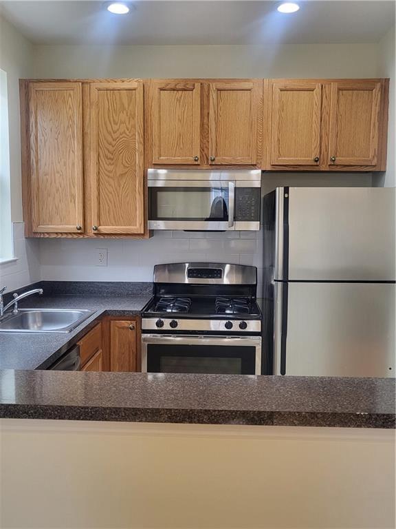 Building Photo - 103 Beacon Ln