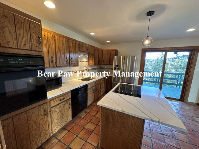 Building Photo - "Charming Floyd Hill Retreat: 3-Bed, 3-Bath on Clear Creek Road!"