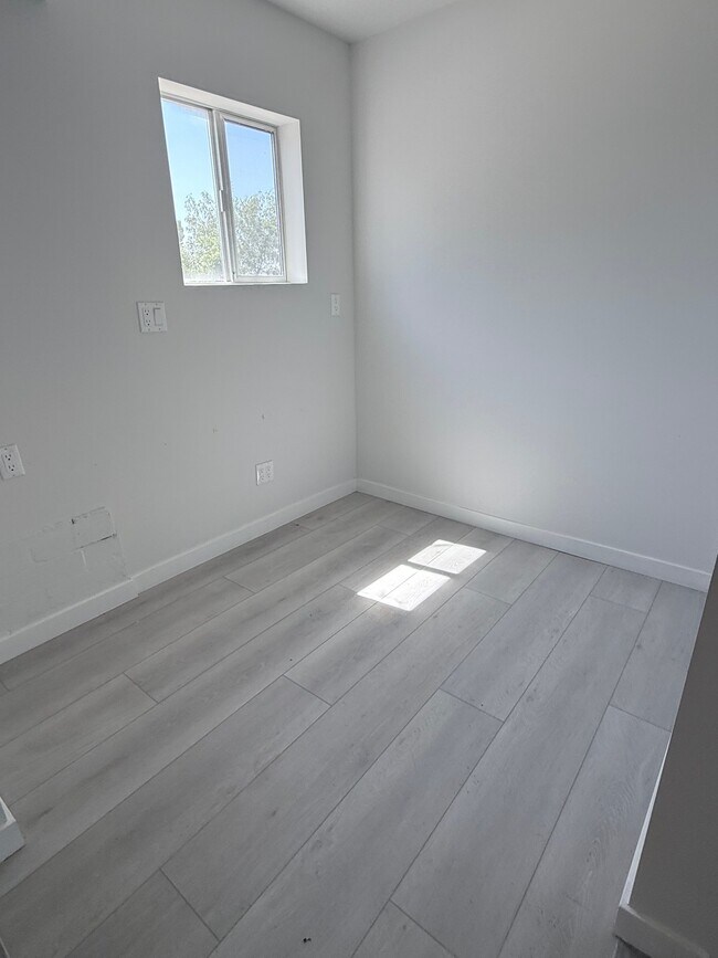 Building Photo - 2826 Altura Ave