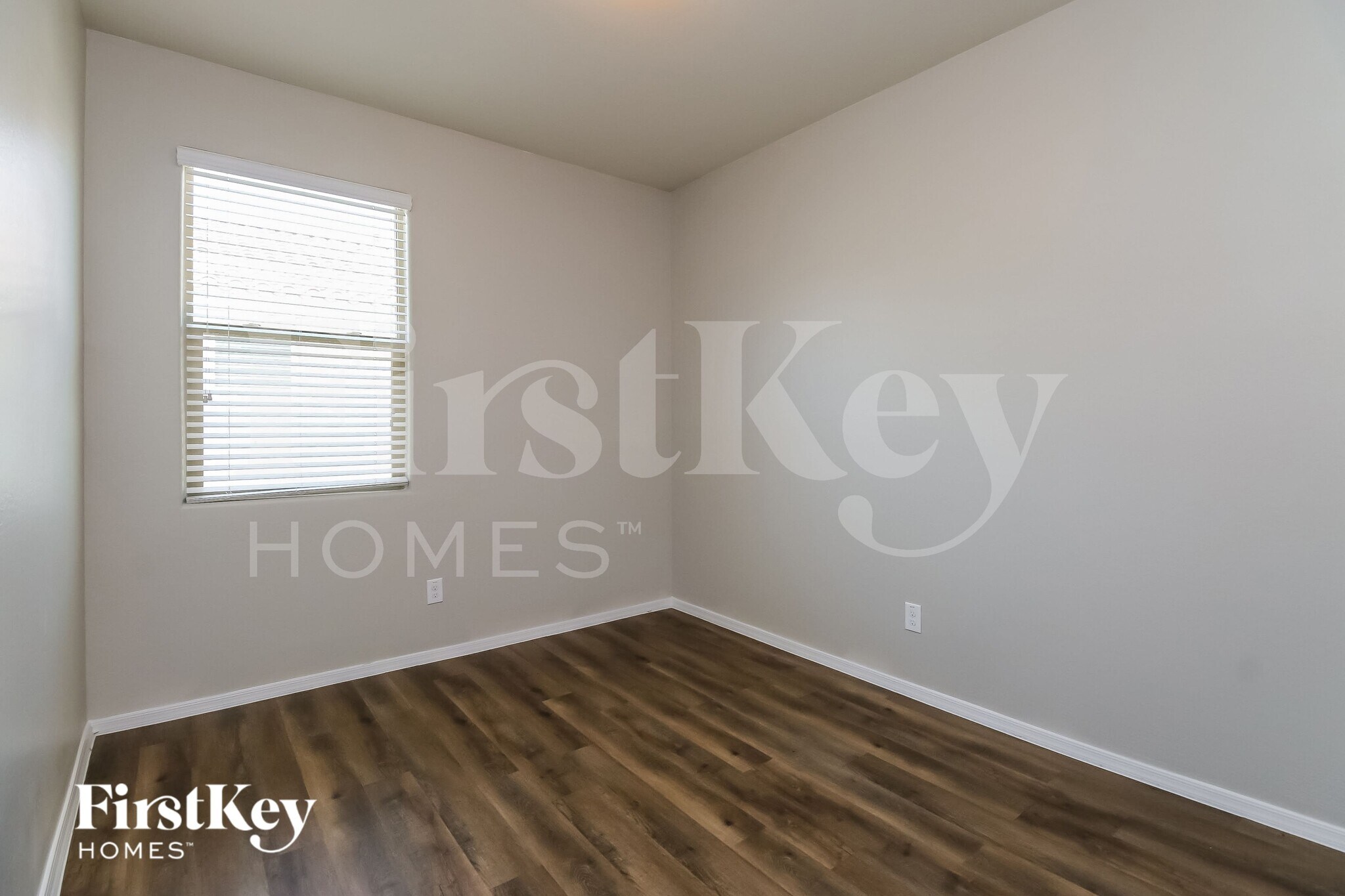 Building Photo - 11360 E Marigold Ln