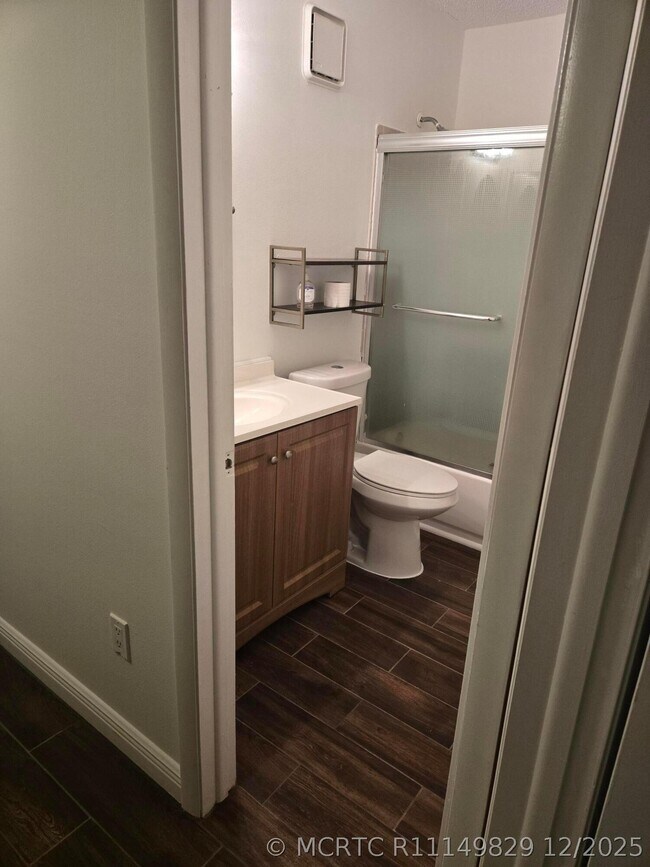 Building Photo - 4844 Alder Dr