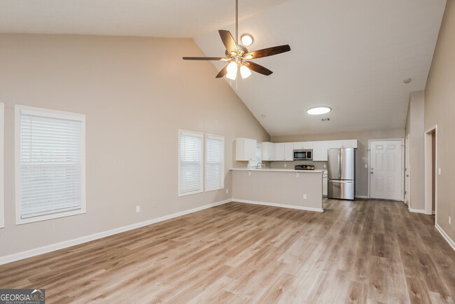 Building Photo - 5563 Newberry Point Dr