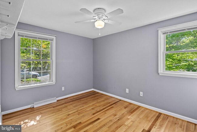 Building Photo - 328 Edgemere Dr