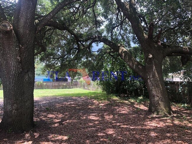 Building Photo - 3/2 Manufactured home with fenced in yard/ Bithlo area