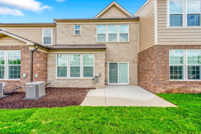 Building Photo - 104 Addison Cir