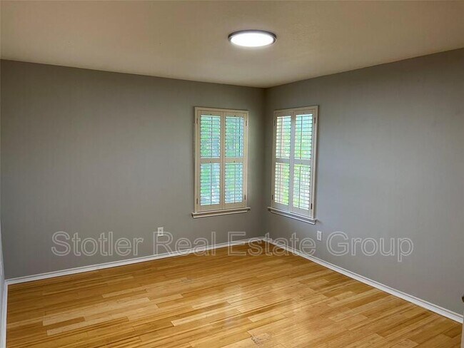Building Photo - 829 Ash Grove Ln