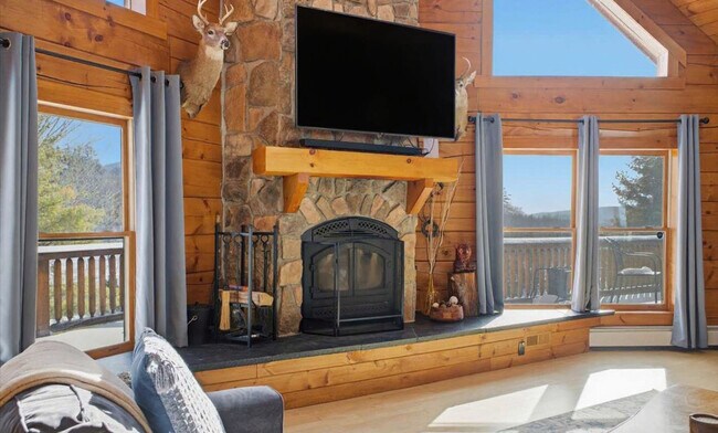 Building Photo - 241 Campbell Rd