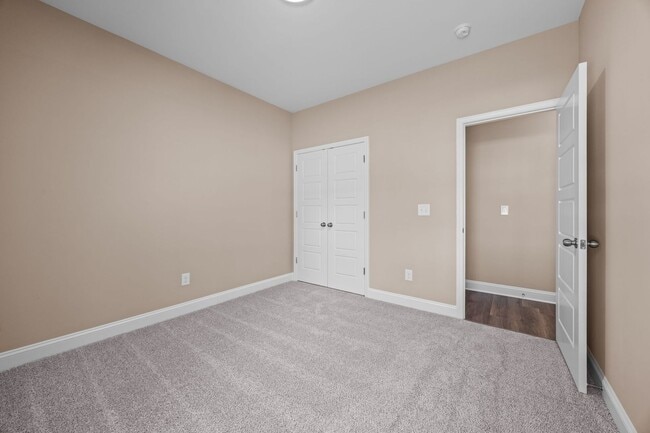 Building Photo - 55 Leisure Ln