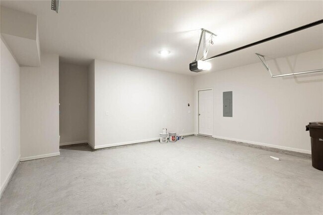Building Photo - 77 Grv Spgs Ct