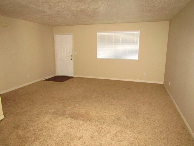 Building Photo - 1370 N General Dr