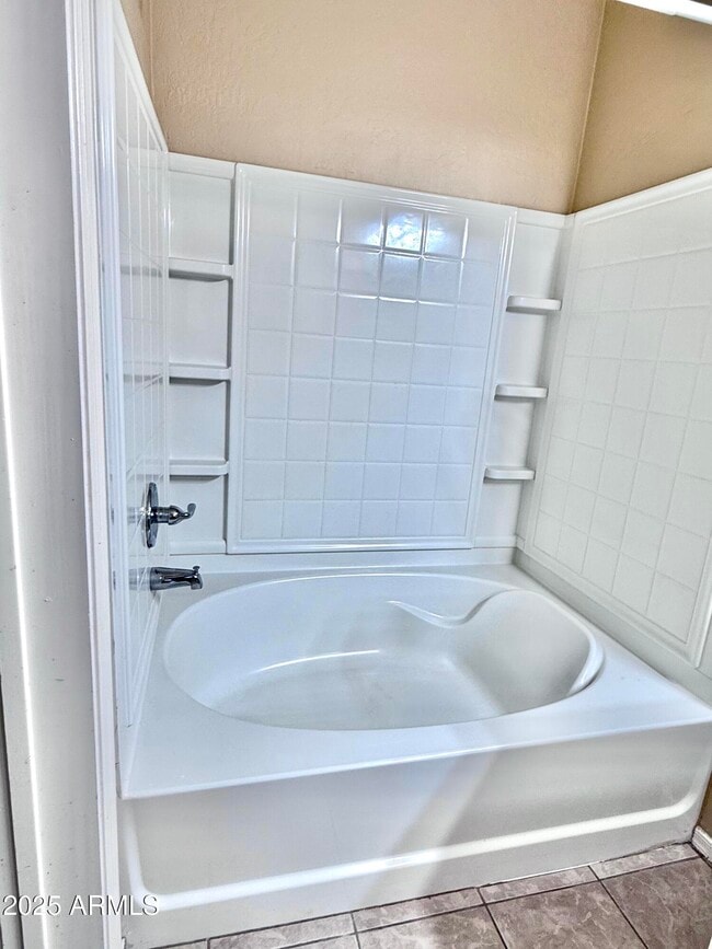 Building Photo - 14841 W Desert Hills Dr