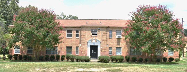 Building Photo - Oak Meadows Apartments