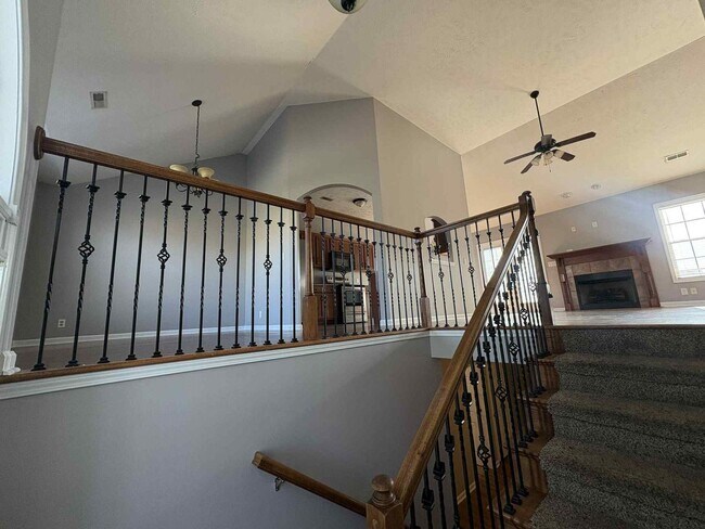 Building Photo - Welcome to Chinook Haven – Your Spacious Retreat Near Fort Campbell!