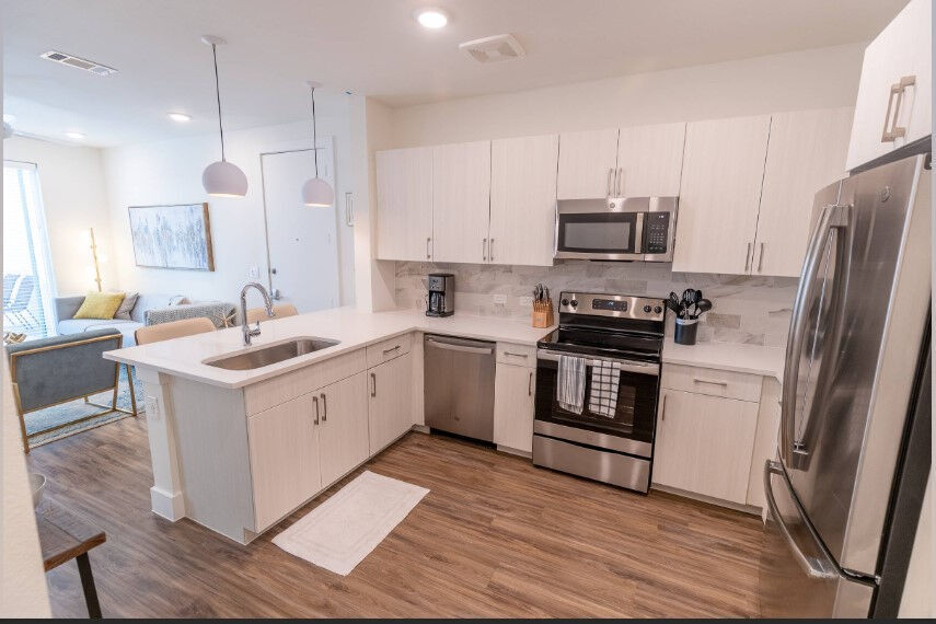 Building Photo - White Oak Heights