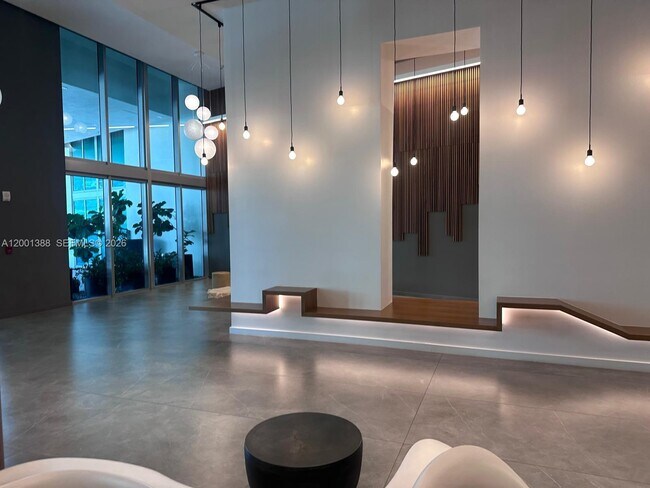 Building Photo - 350 S Miami Ave