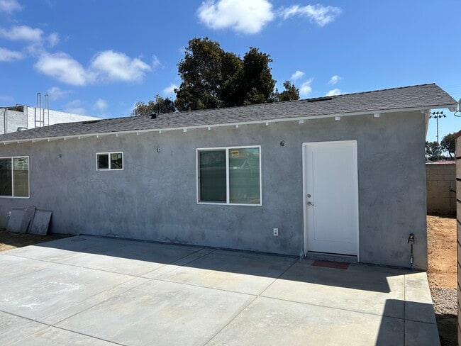 Building Photo - 1061 18th St