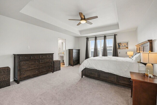 Building Photo - Beautiful spacious four bedroom house!