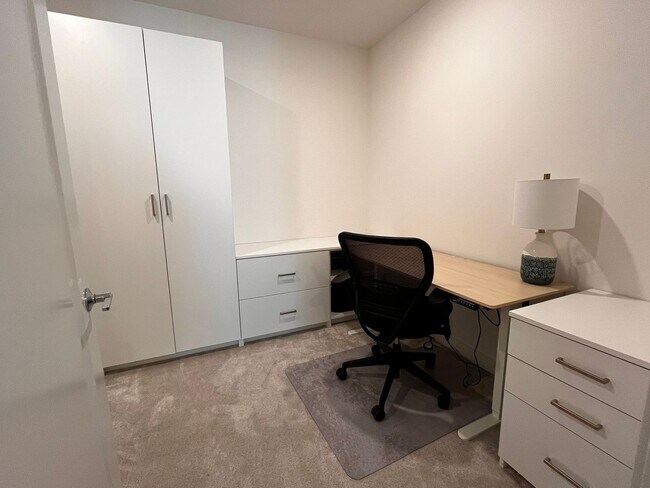 Building Photo - Luxury Condo in Lexington at Central Park West - Available Beginning of September!!
