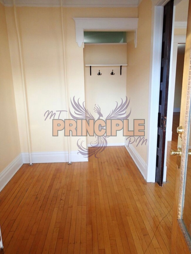 Building Photo - 805-807 W Galena St