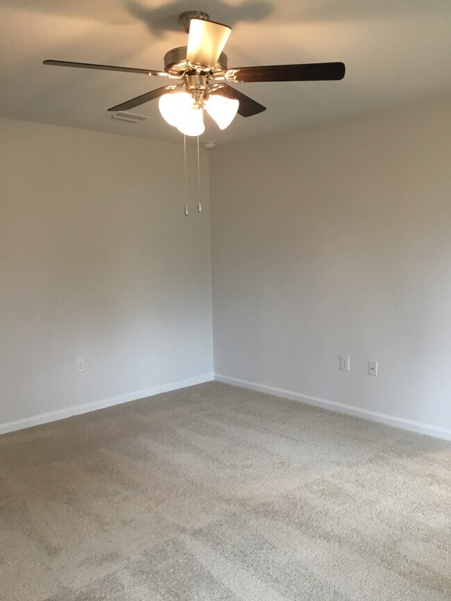 Building Photo - Beautiful 3/2 Family home in Beulah- Close to Navy Federal Credit Union Main Campus!