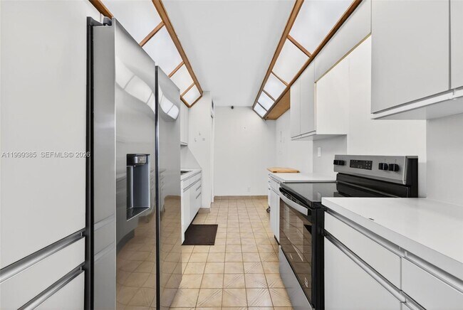 Building Photo - 19355 Turnberry Way