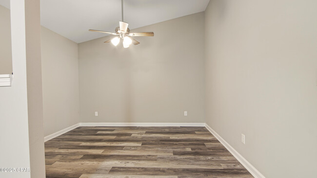 Building Photo - 1430 Tina Ave