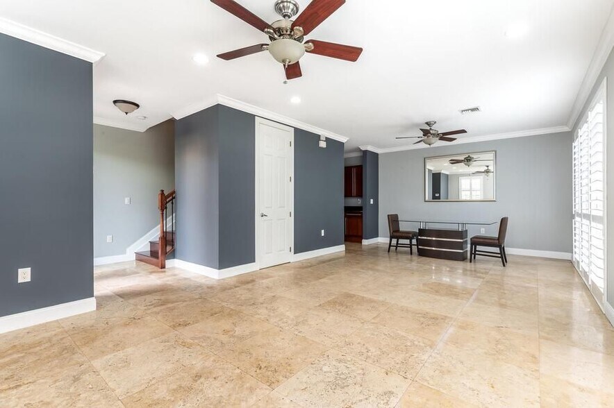 Building Photo - 486 SW 5th St