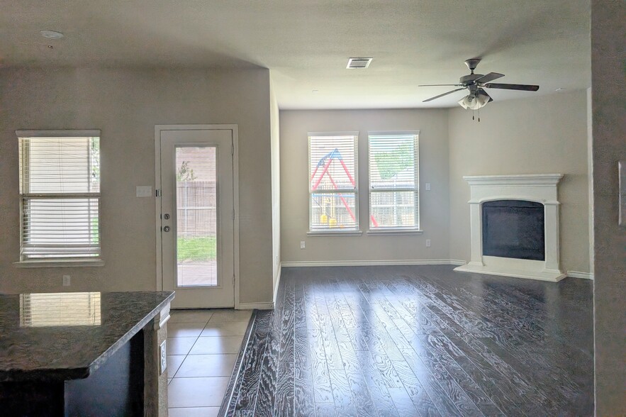 Building Photo - 10104 Kemah Pl