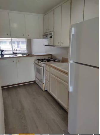 KITCHEN - 4633 Marine Ave