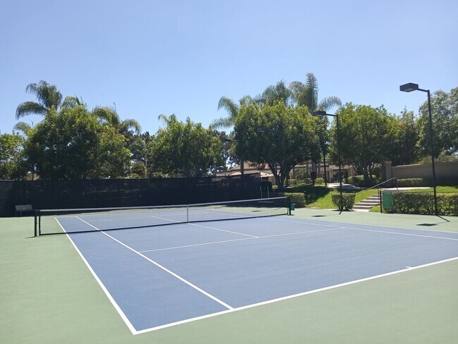 Building Photo - Stunning Two-Story 3 Bedroom, 2.5 Bath Home in the Heart of Eastlake Greens!