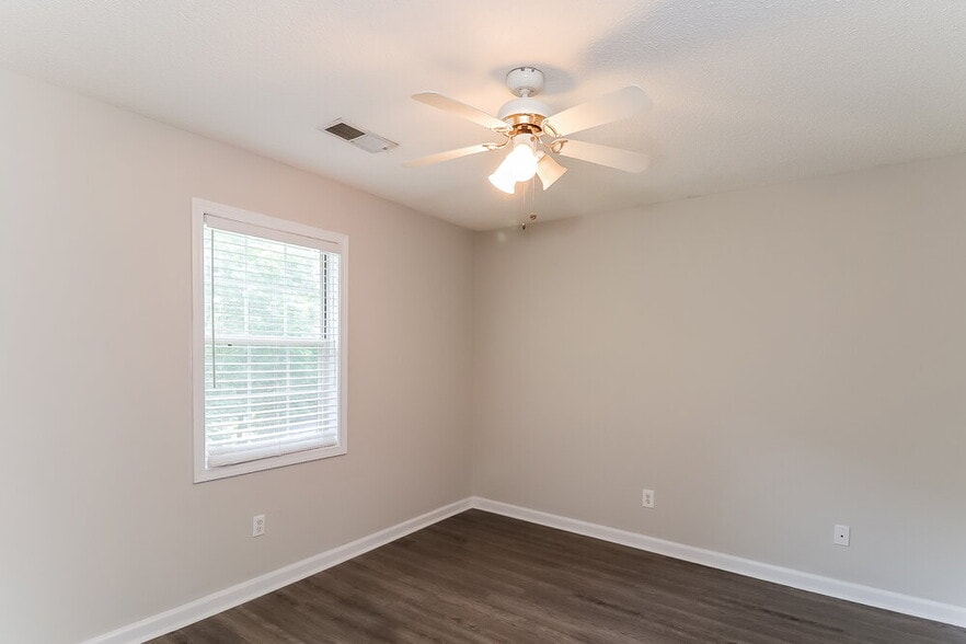 Building Photo - 2249 June Ct SW