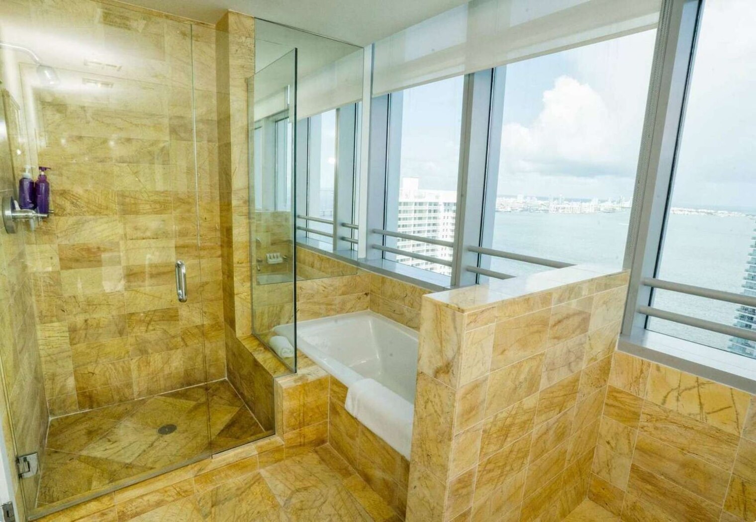 Building Photo - 1395 Brickell Ave