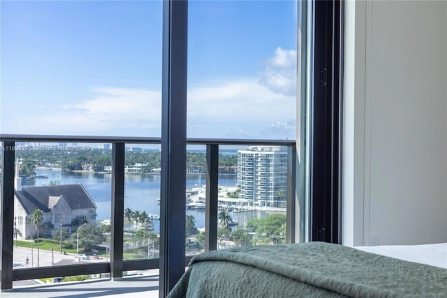 Building Photo - 580 72nd St