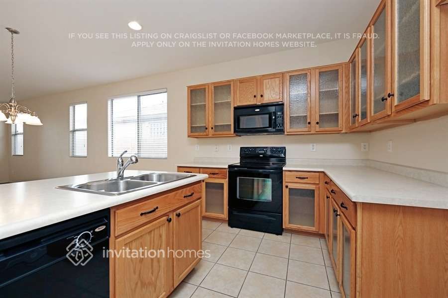 Building Photo - 7330 W Sophie Ln