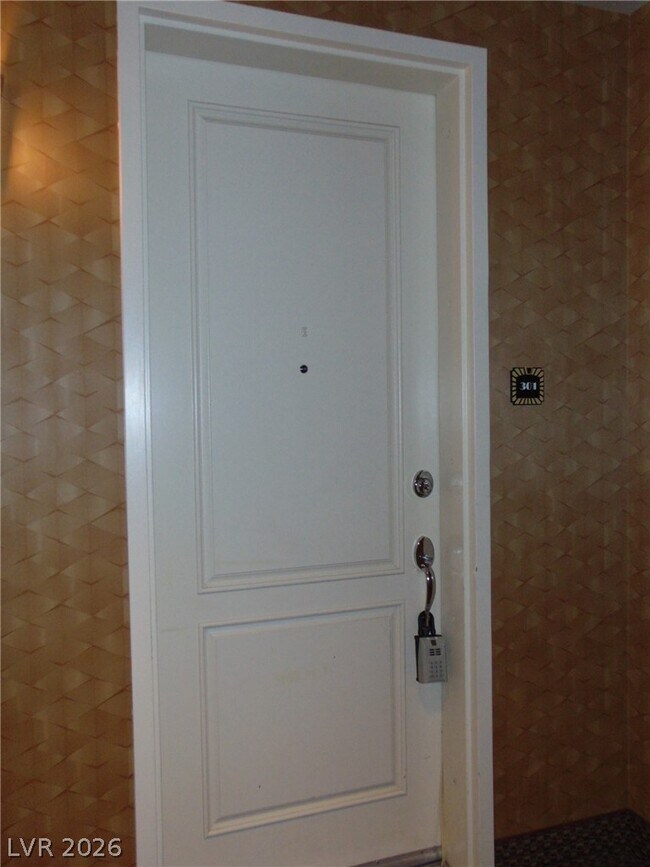 Building Photo - 44 E Serene Ave