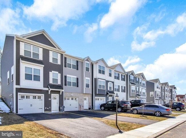 Building Photo - 12 Secretariat Dr