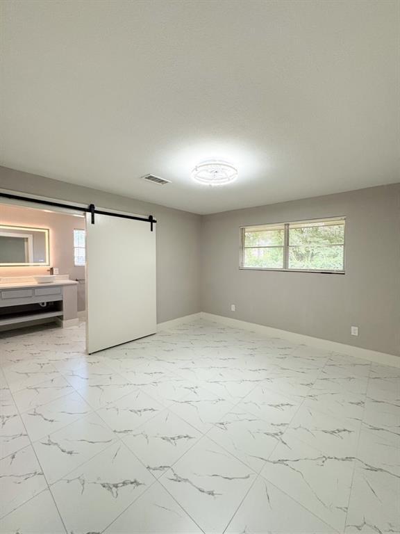 Building Photo - 17903 Wild Oak Dr