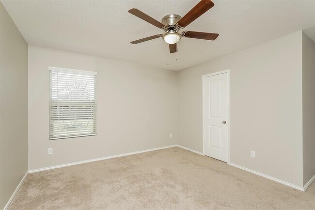 Building Photo - 1705 Avery Pointe Dr
