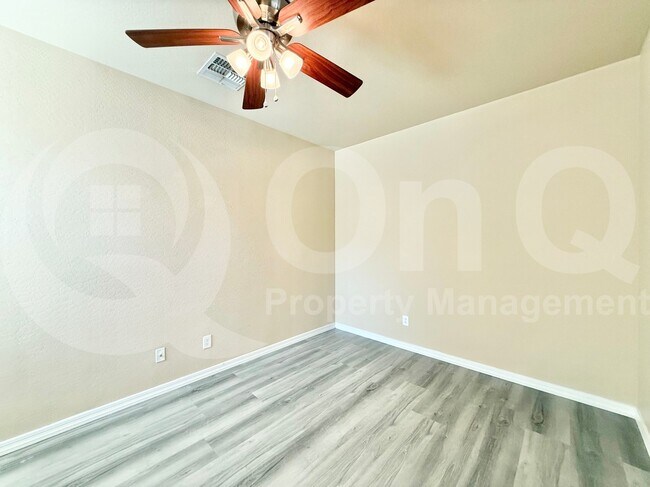 Building Photo - 1144 S Osborn Ln