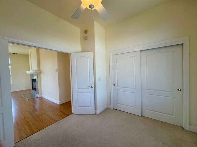 Building Photo - 6255 Peacock Way