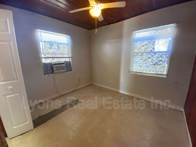 Building Photo - 1935 Ricardo Ave