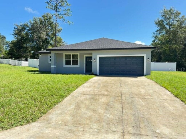 Building Photo - 8419 N Saxon Way