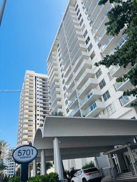 Primary Photo - 5701 Collins Ave