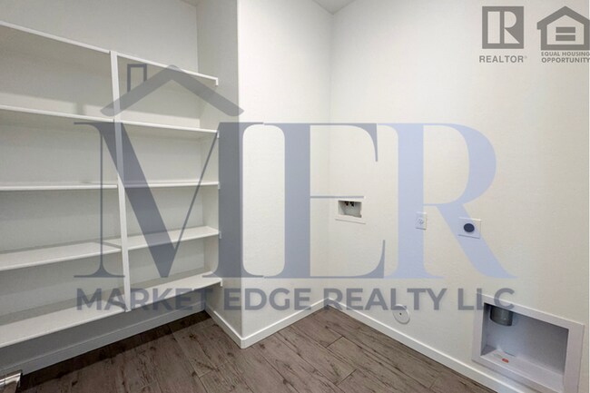 Building Photo - 3Bed/2Bath Home in Scottsdale w/ 2 Car Gar...