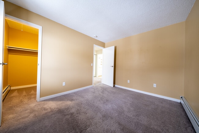 Building Photo - 7352 72nd Ln N