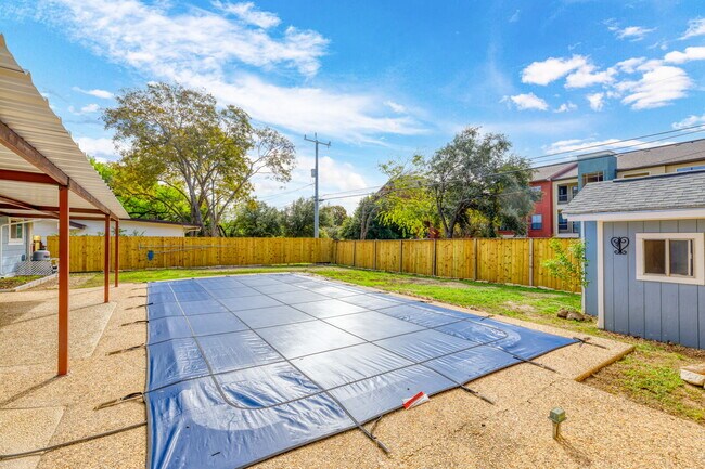 Building Photo - 10615 Lands Run St